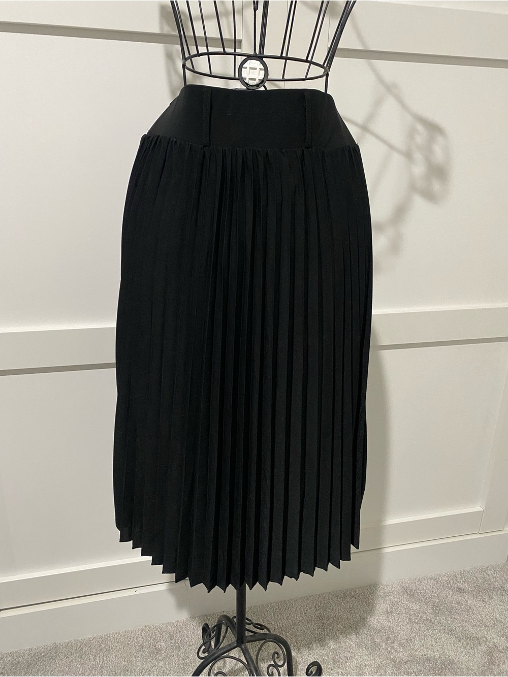 Women's Black Pleated Midi Skirt - Classic Elegant Style
